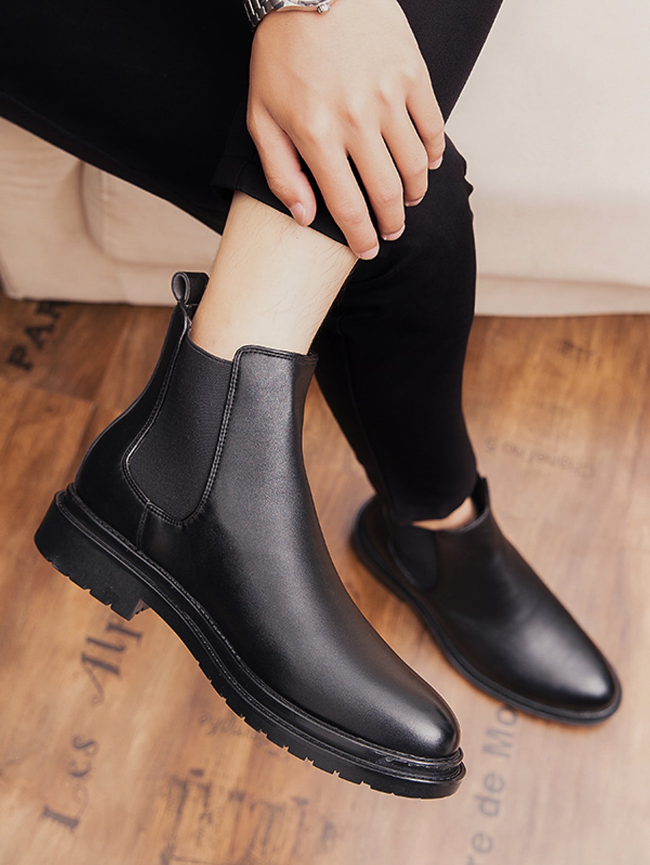 Men Minimalist Chelsea Boots