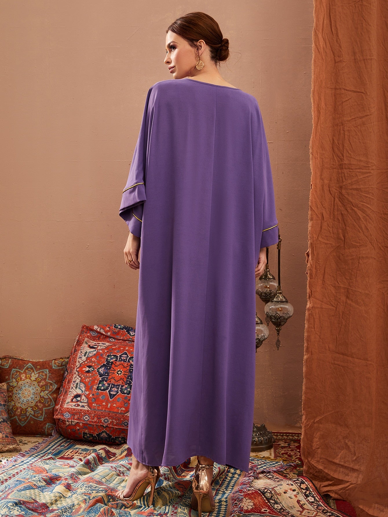 Najma Contrast Embroidery Notched Collar Kaftan Dress