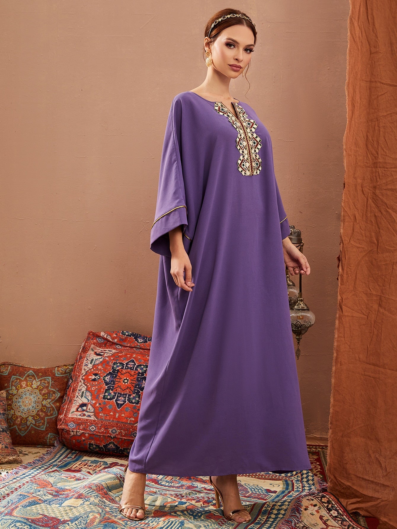 Najma Contrast Embroidery Notched Collar Kaftan Dress