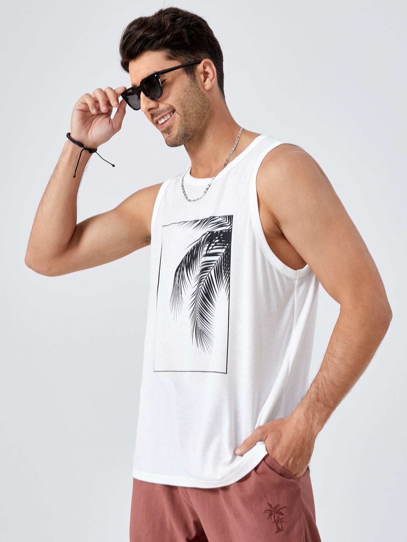 Manfinity RSRT Men Tropical Print Tank