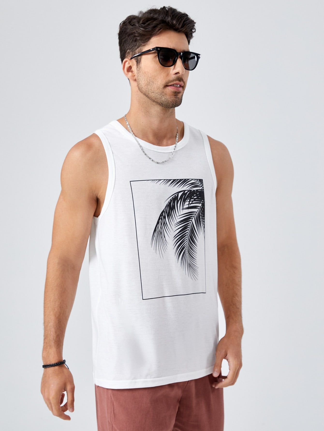 Manfinity RSRT Men Tropical Print Tank