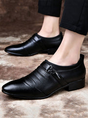 Men Metal Decor Ruched Detail Dress Shoes