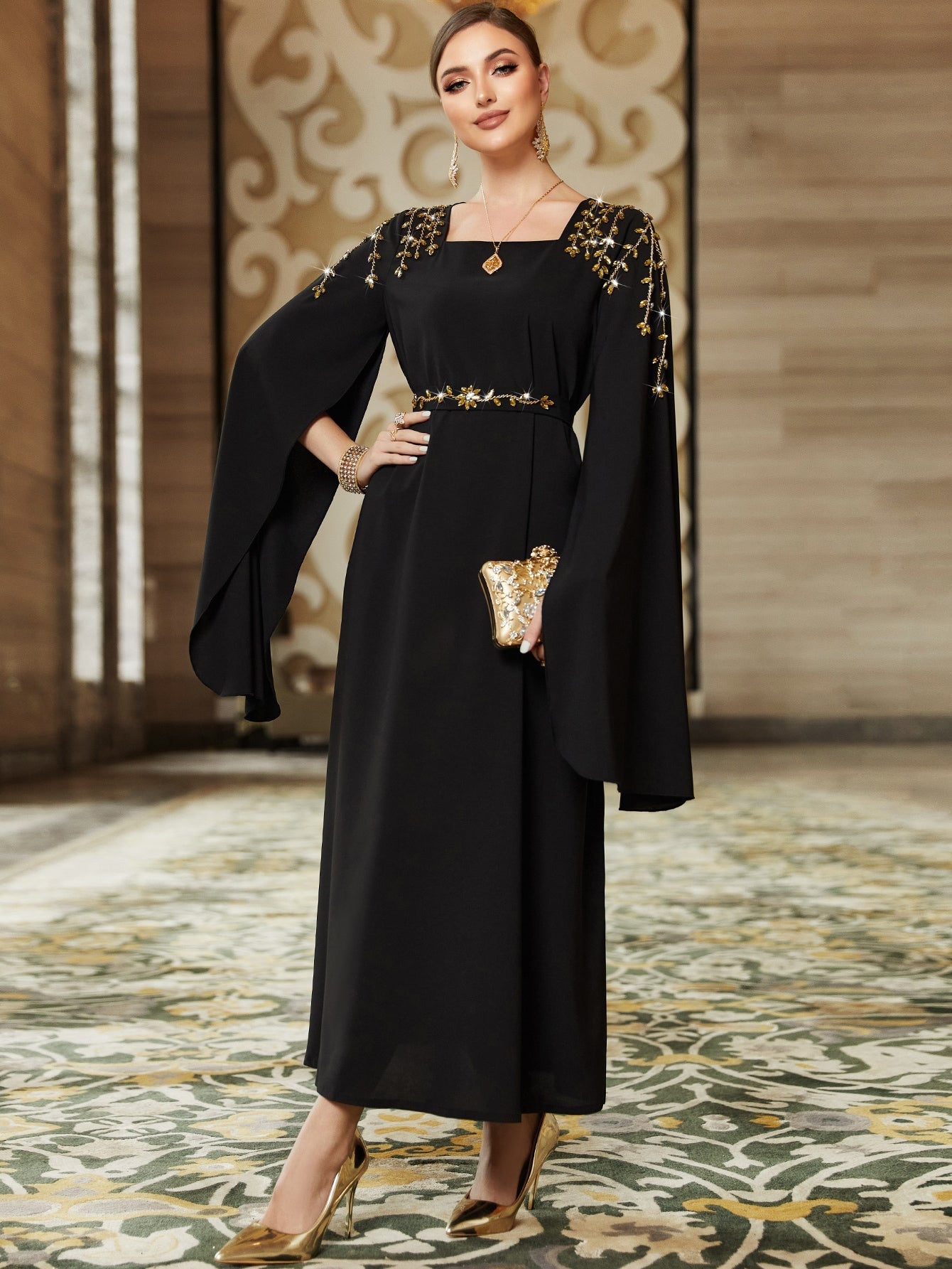 Najma Floral Embroidery Cloak Sleeve Kaftan