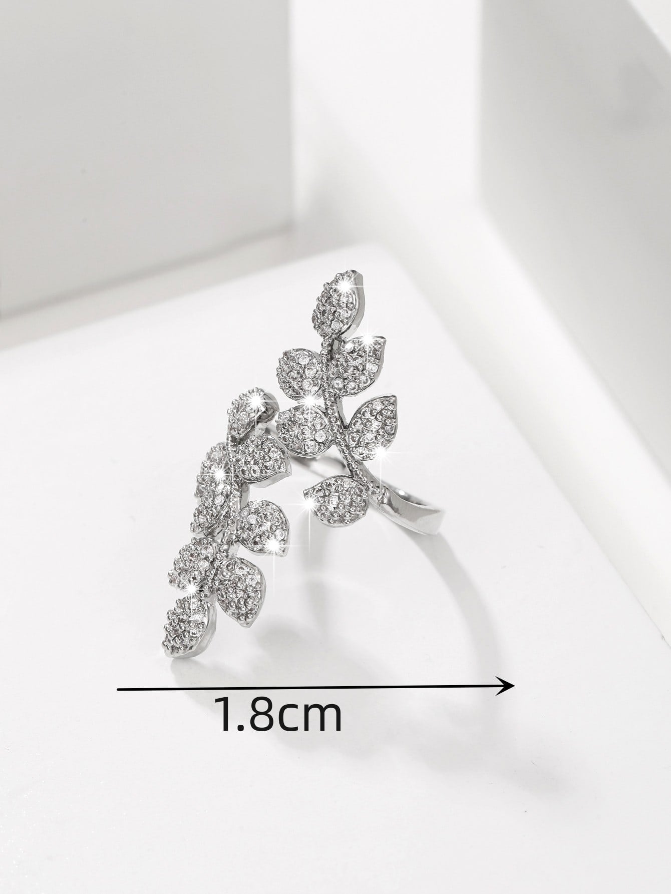 Leaf Design Cubic Zirconia Decor Ring