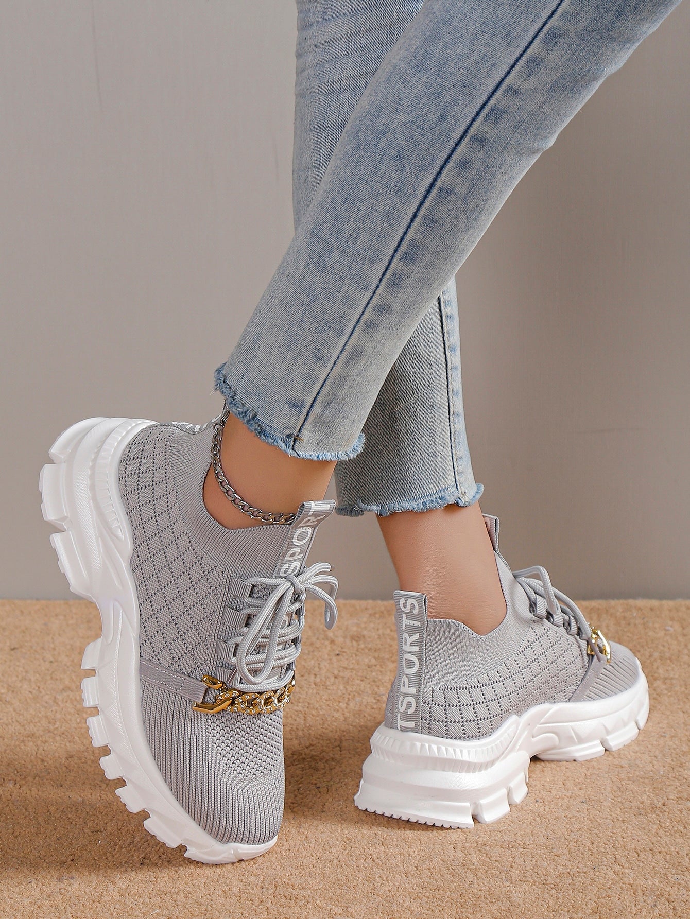 Women Chain Decor Lace-up Front Chunky Sneakers, Sporty Outdoor Sneakers