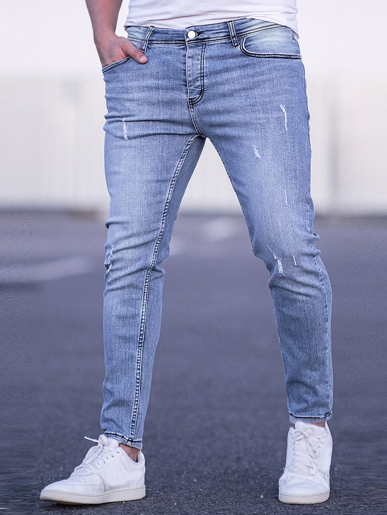 Manfinity Homme Men Cotton Ripped Slant Pocket Jeans