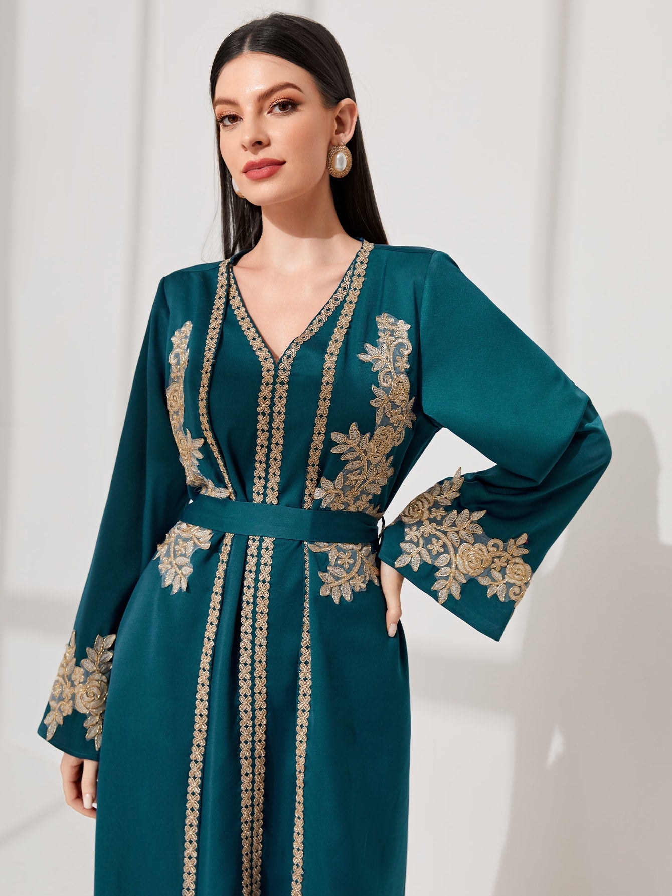 Najma Floral Embroidery Kaftan