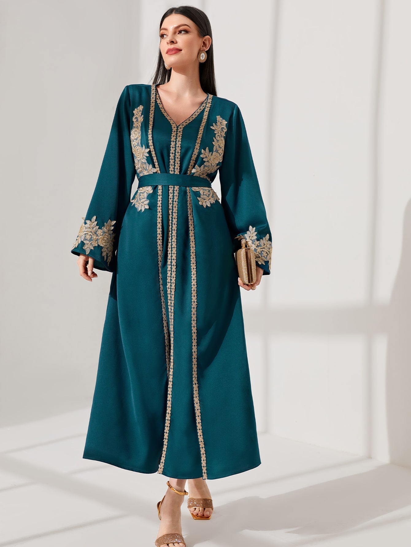 Najma Floral Embroidery Kaftan