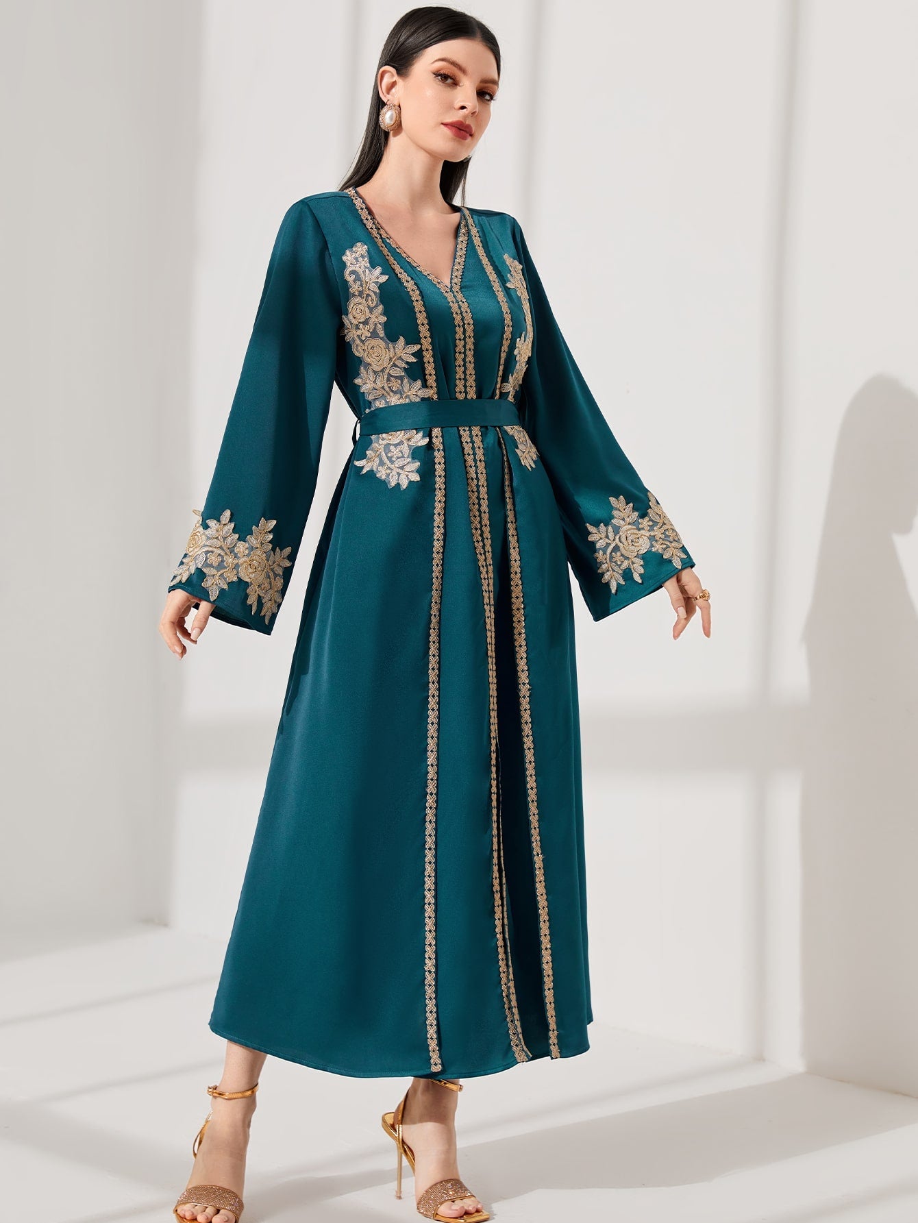 Najma Floral Embroidery Kaftan