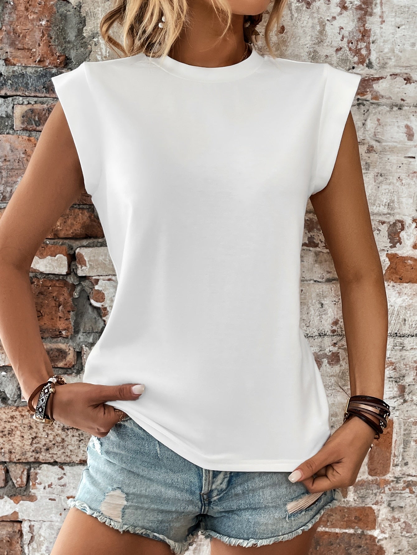 LUNE Contrast Trim Tee