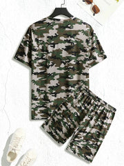 Manfinity LEGND Men Camo Print Tee & Drawstring Waist Shorts