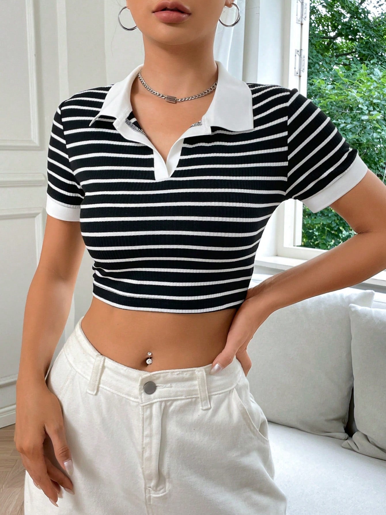 EZwear Striped Print Contrast Collar Crop Tee