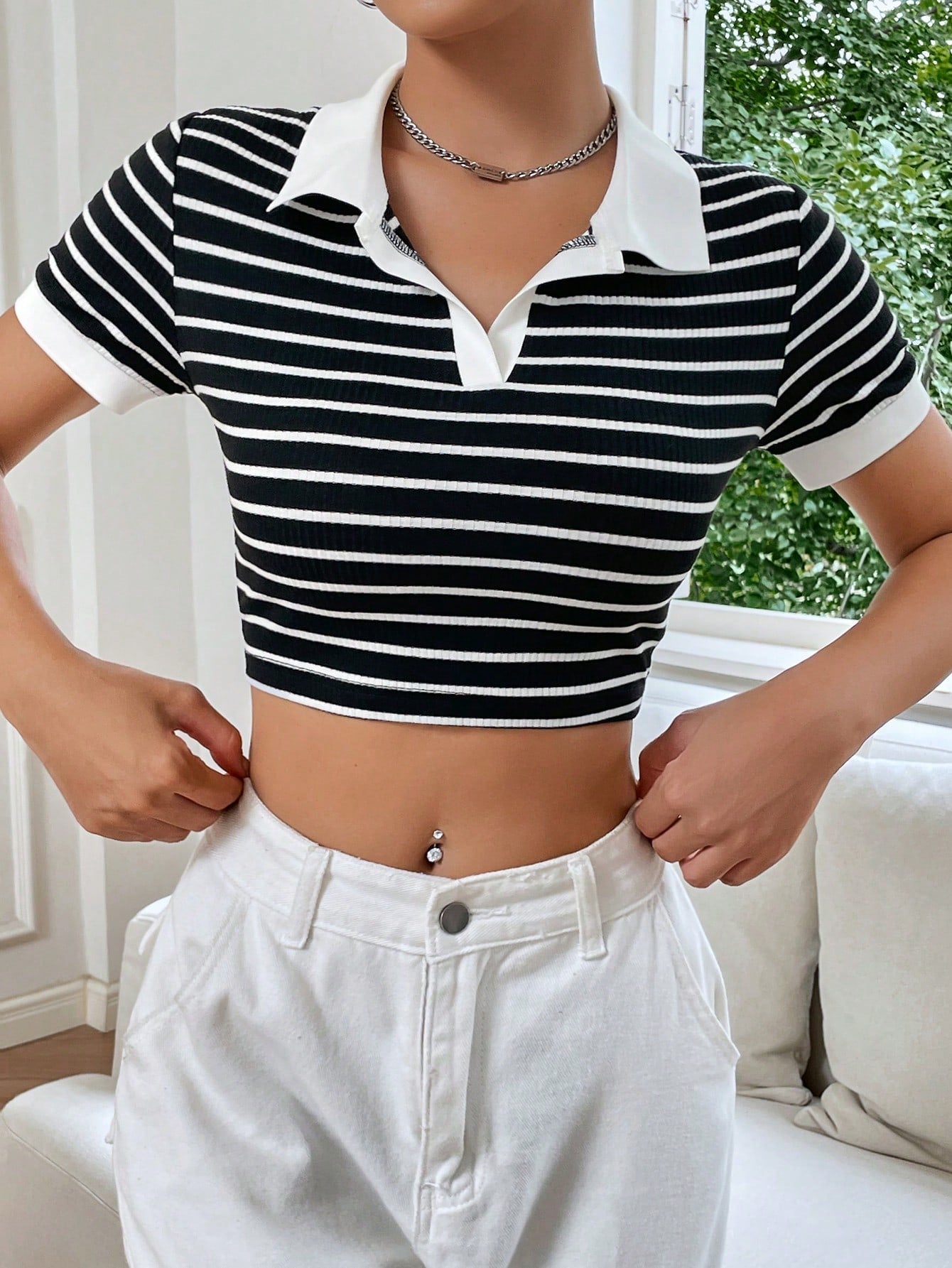 EZwear Striped Print Contrast Collar Crop Tee