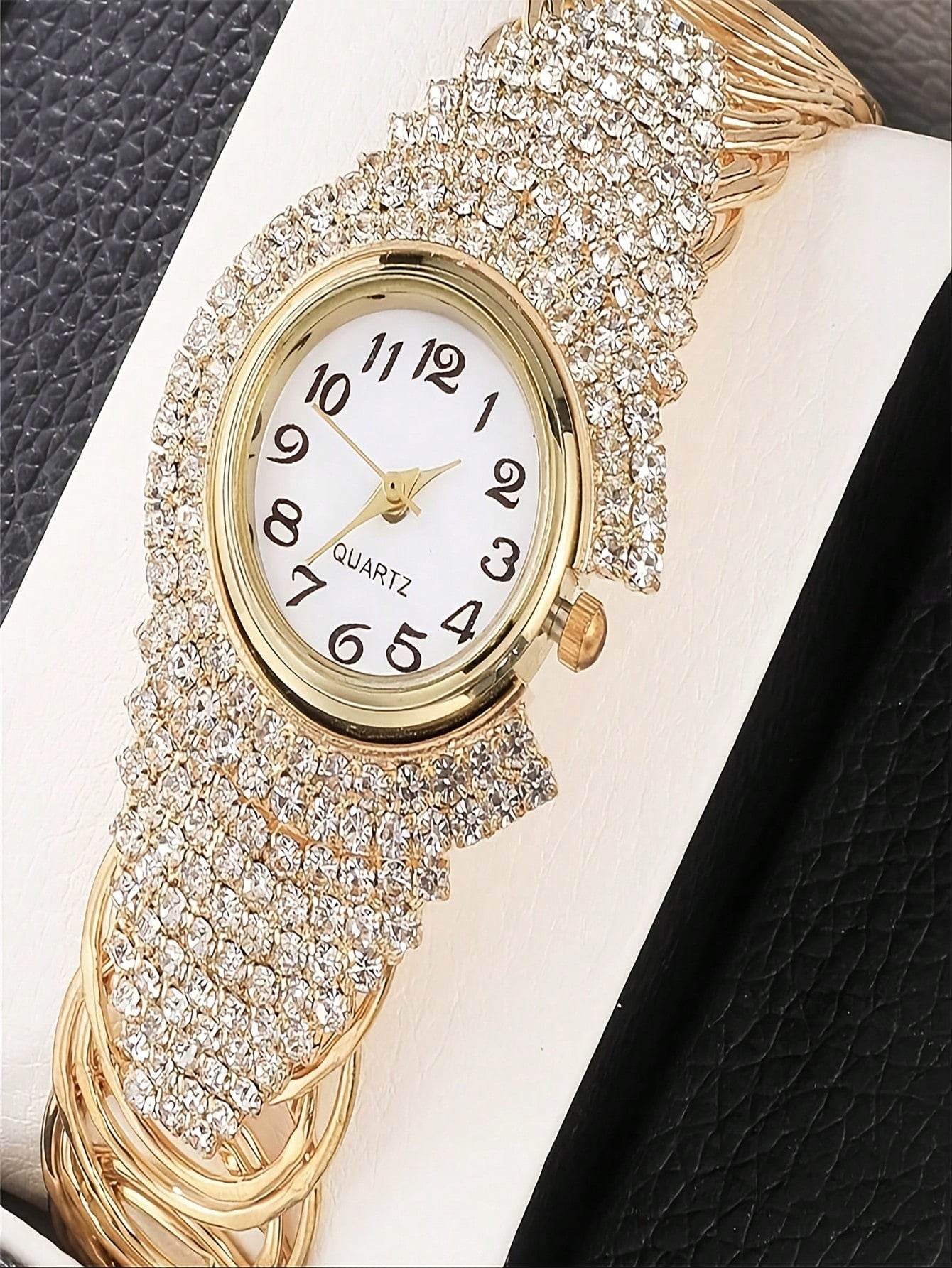 Rhinestone Decor Round Pointer Quartz Watch