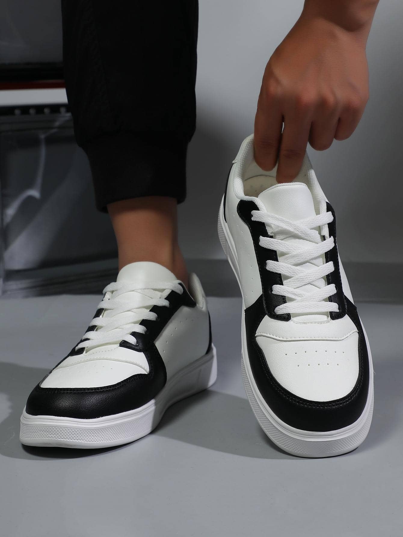 Sporty Skate Shoes For Men, Lace-up Front Sneakers