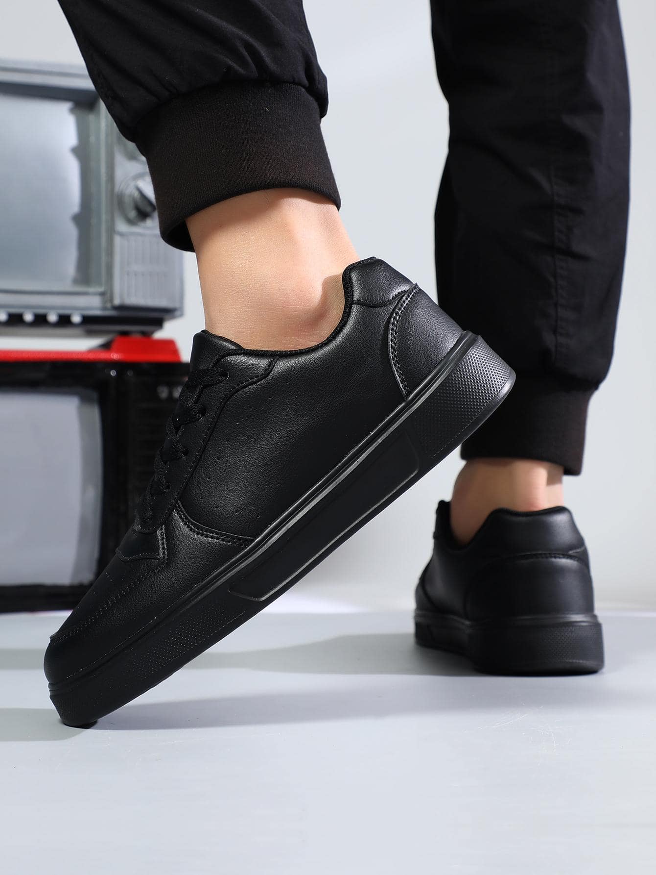 Sporty Skate Shoes For Men, Lace-up Front Sneakers