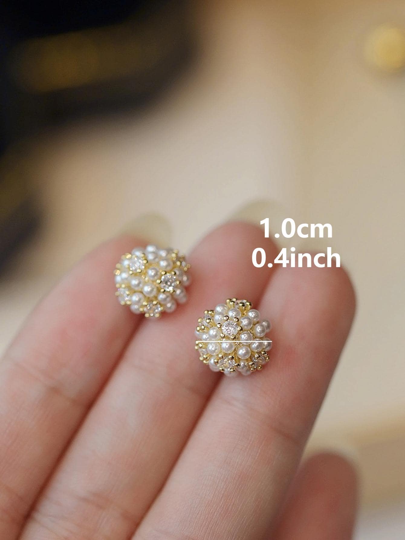 Faux Pearl Decor Stud Earrings