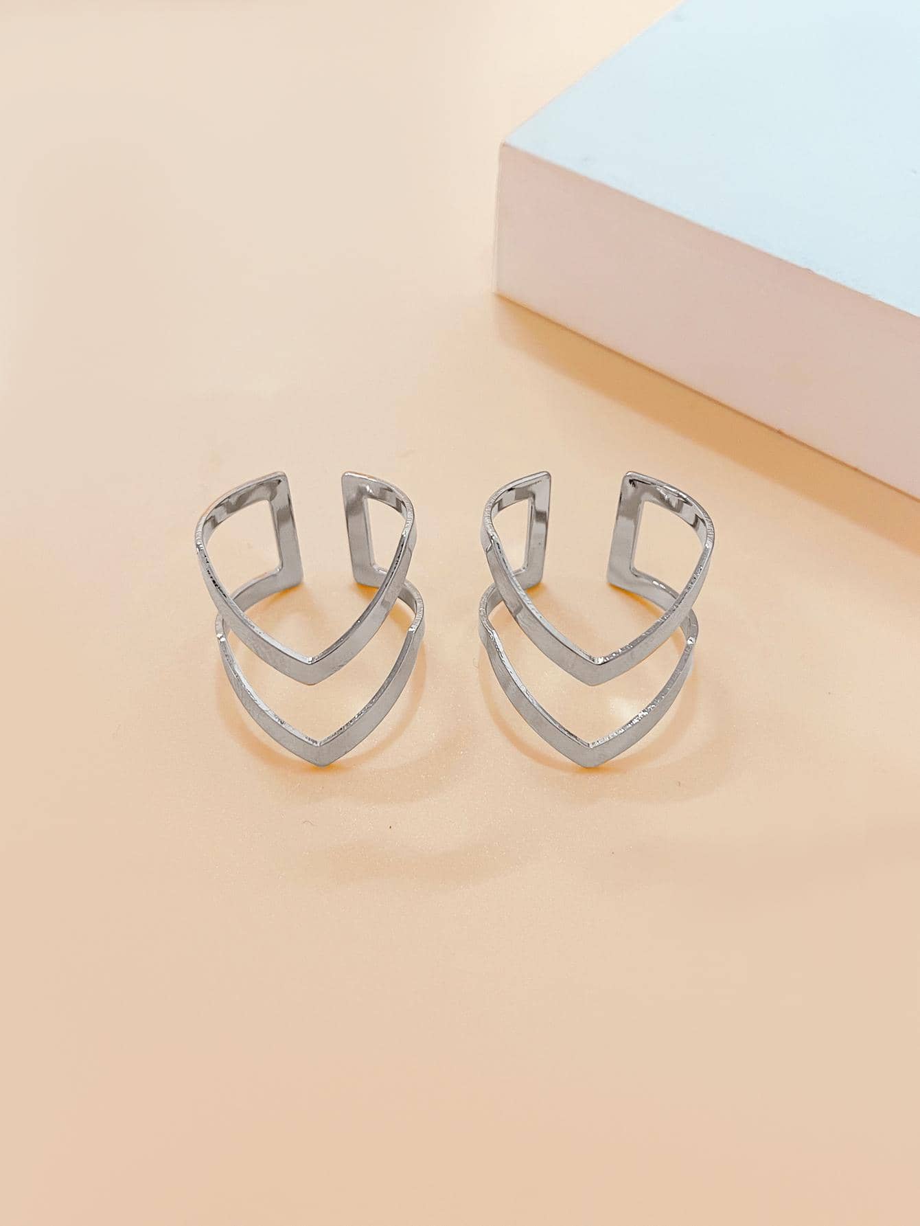 2pcs/set Simple Double Layered Letter V Shaped Open Ring For Women, Summer Party Decoration Gift Set