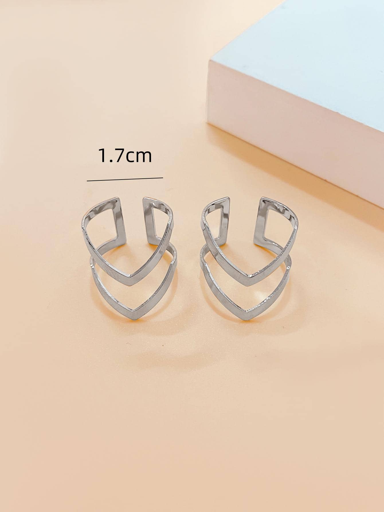 2pcs/set Simple Double Layered Letter V Shaped Open Ring For Women, Summer Party Decoration Gift Set