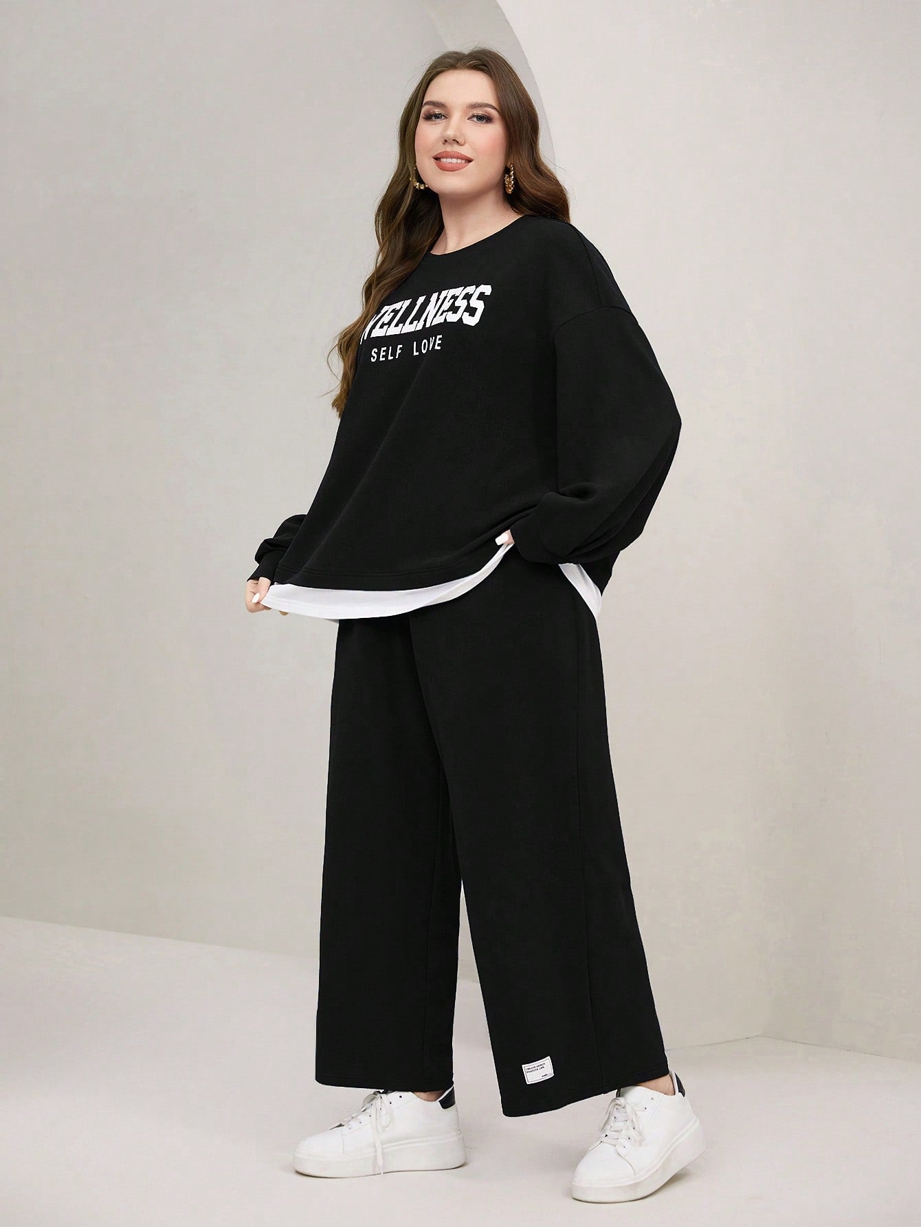 Mulvari Plus Letter Graphic Drop Shoulder 2 In 1 Pullover & Pants