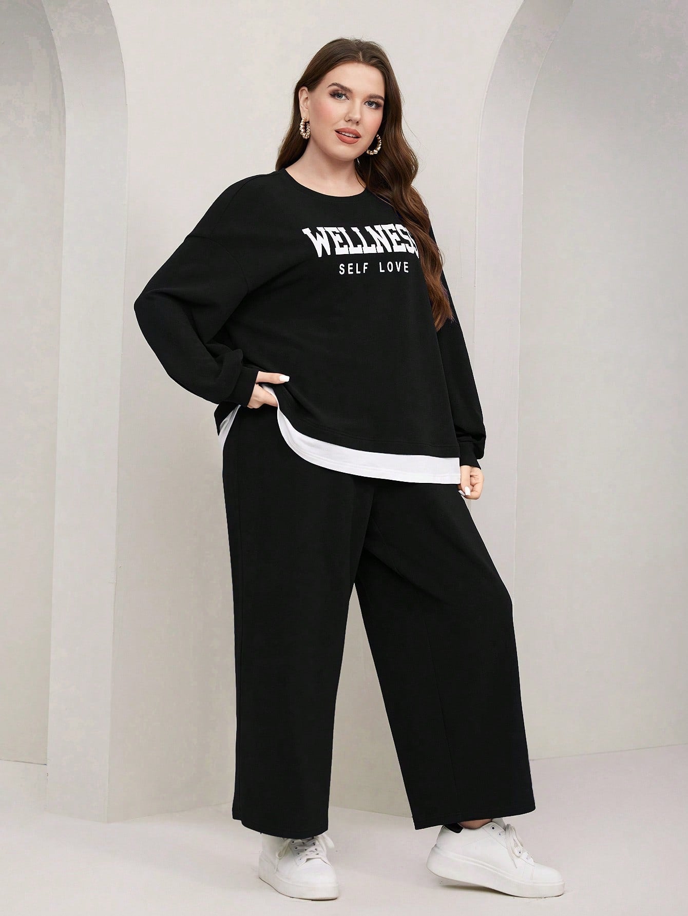 Mulvari Plus Letter Graphic Drop Shoulder 2 In 1 Pullover & Pants