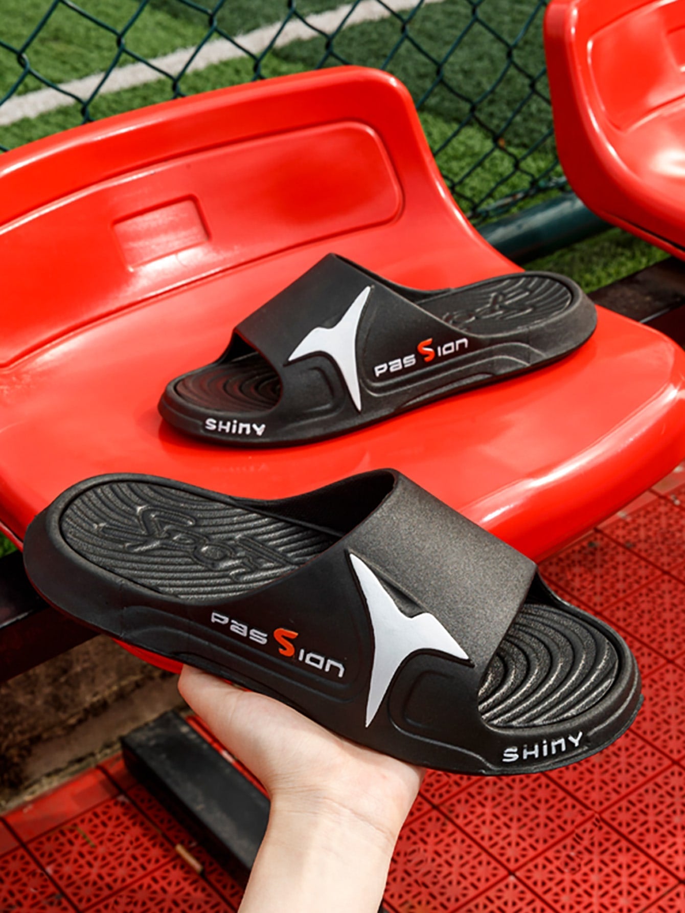 Thick Bottom Anti-slip & Wear-resistant Stylish Summer Slippers For Outdoor And Home Use