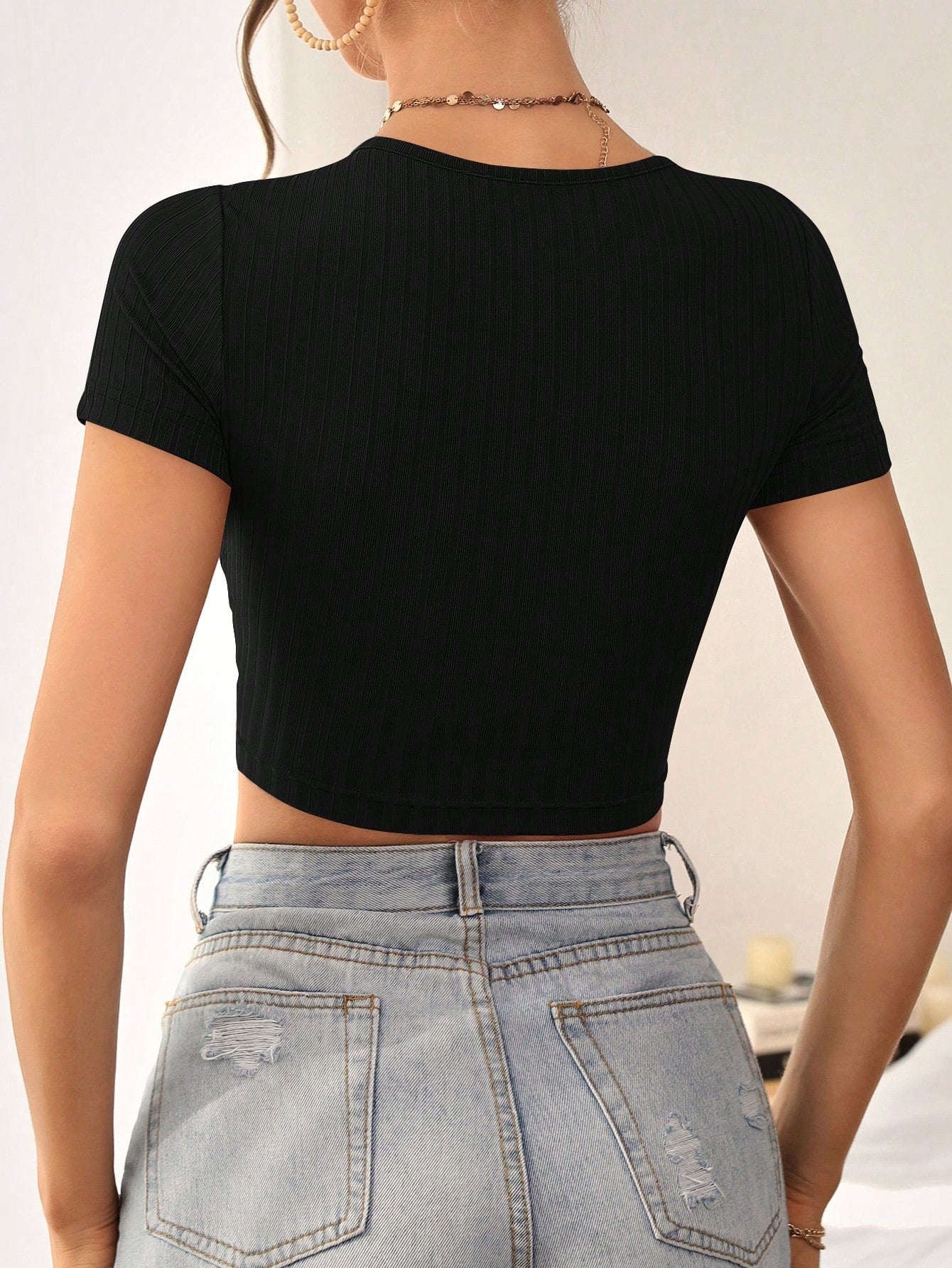 Essnce Solid Crop Tee