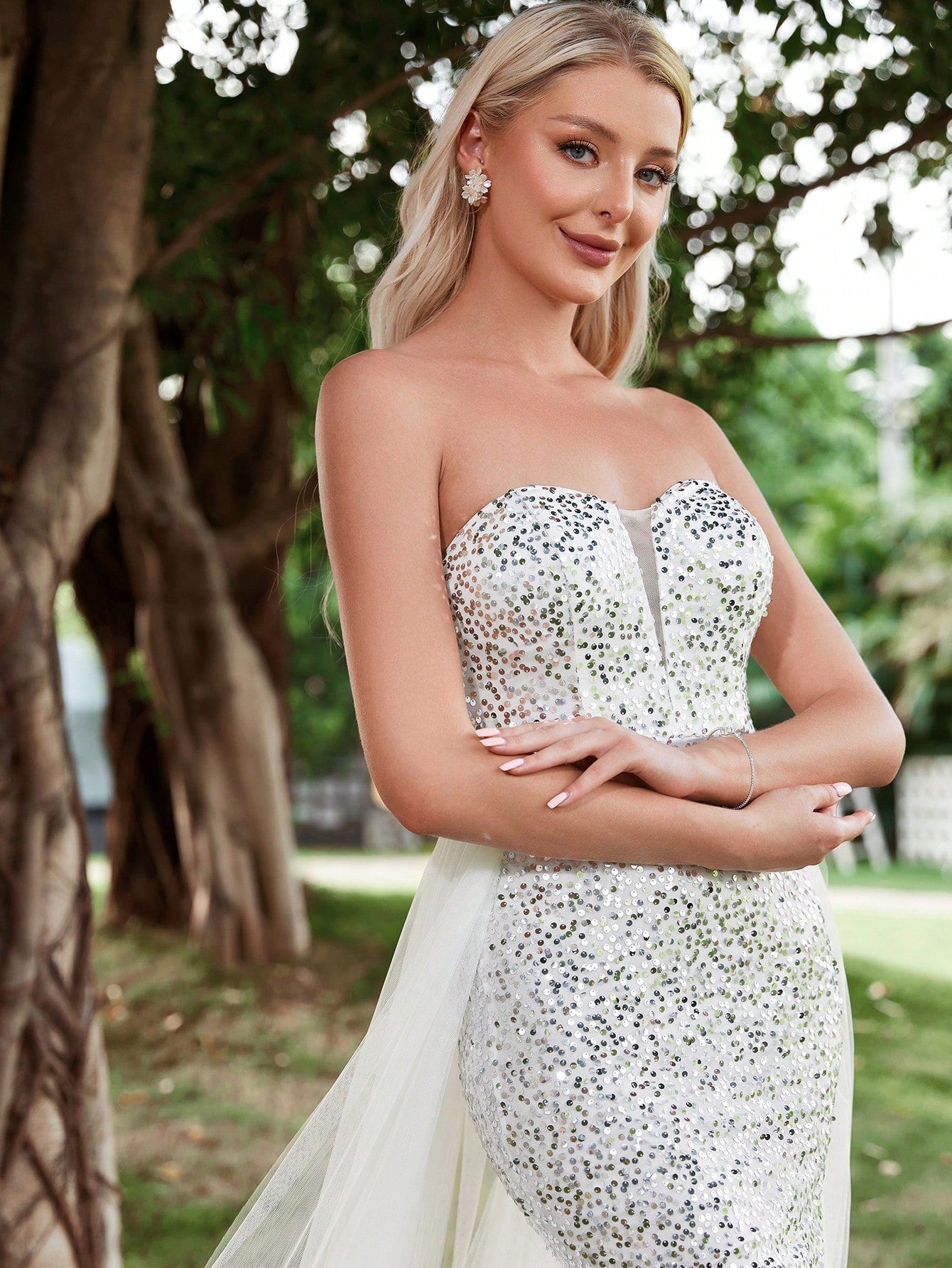 Contrast Mesh Hem Tube Sequin Wedding Dress