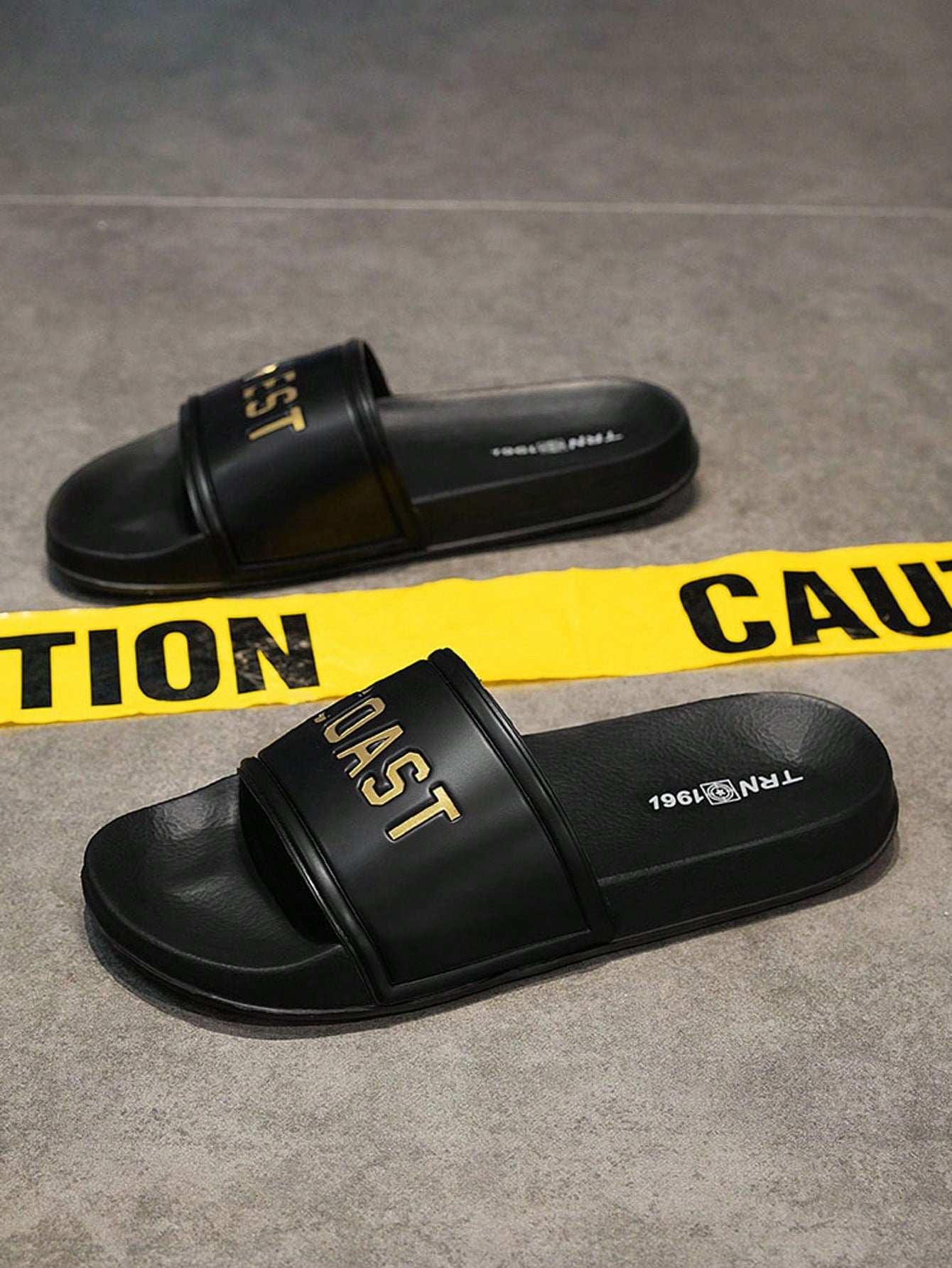 Men's Fashionable Black Printed Slide Sandals