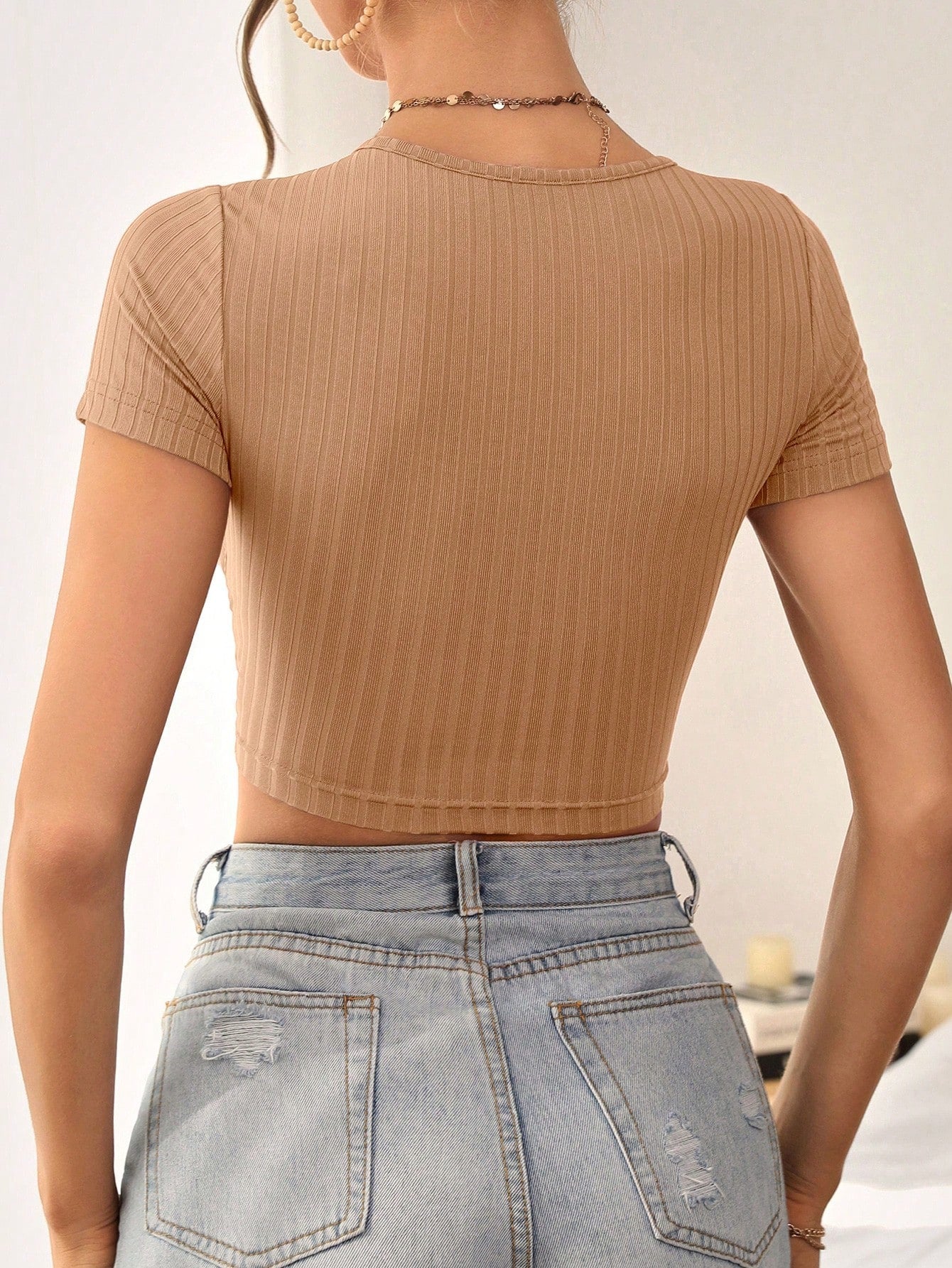 Essnce Solid Crop Tee