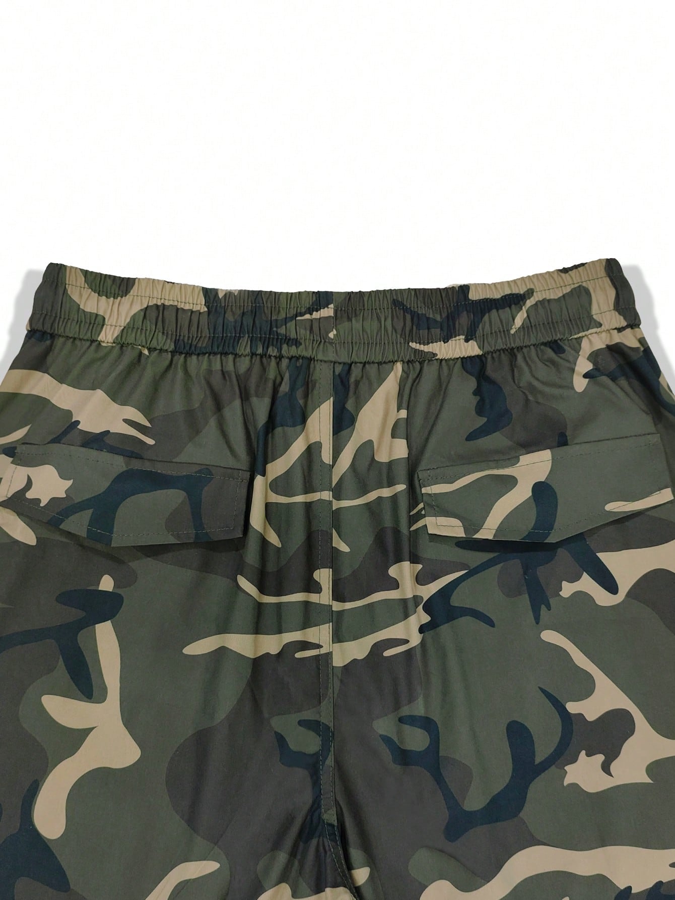 Manfinity EMRG Men Camo Print Flap Pocket Cargo Pants