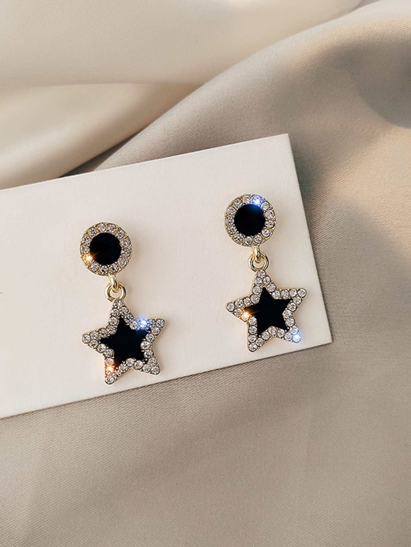 1 Pair Of Simple Diamond-Encrusted Snowflake Luxury Fashion Earrings, Suitable For Daily Holiday Wear