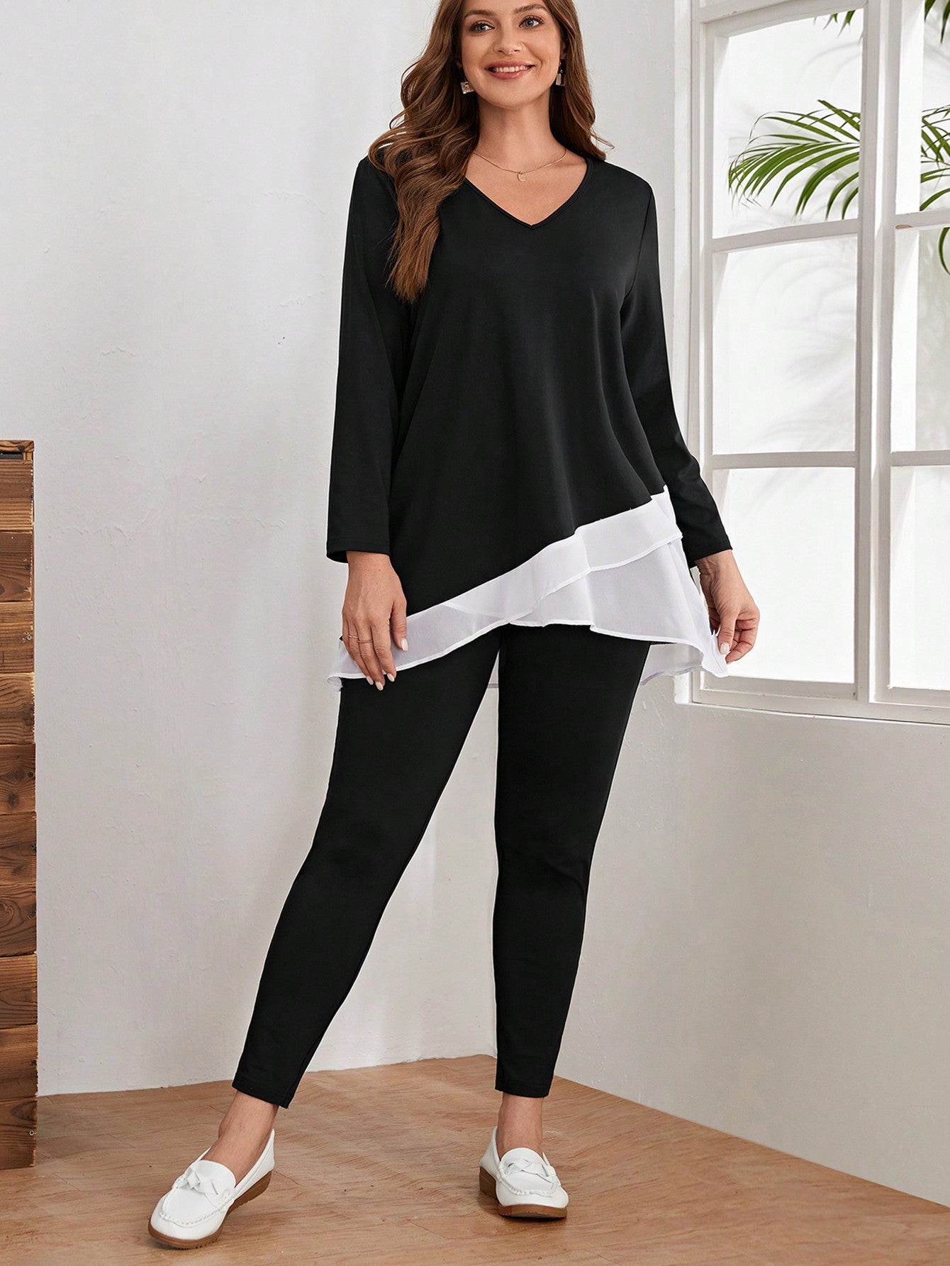 EMERY ROSE Plus Contrast Panel Tee & Leggings