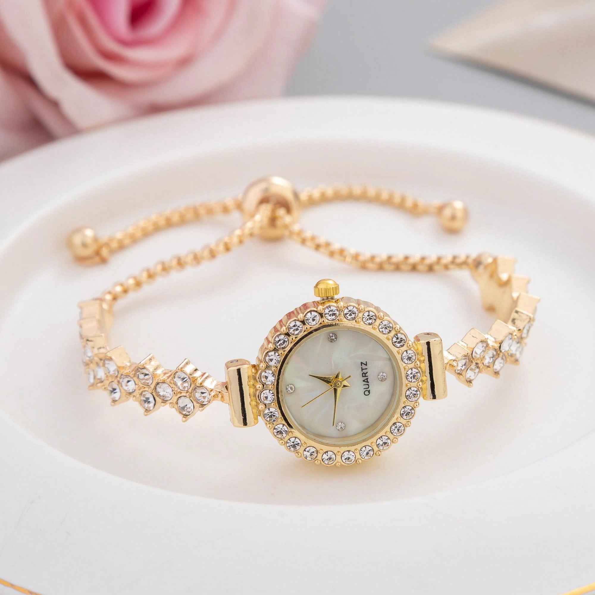 New Casual Fashion Ladies' Bracelet Watch, Cute Round Dial Decorated With Crystals, Rhinestone Embellished Watchband, Alloy Quartz Watch, Gift