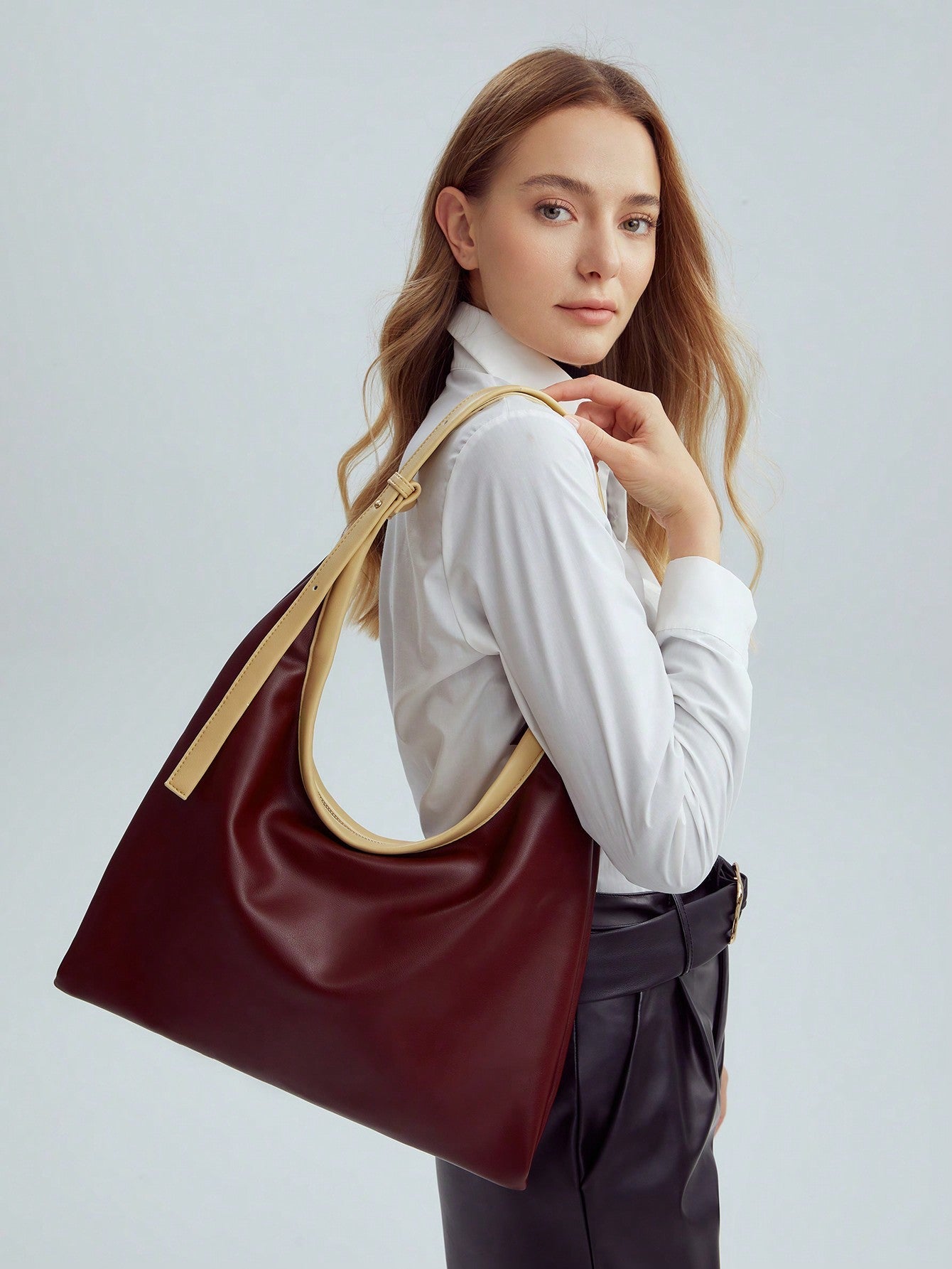 MOTF PREMIUM CONTRAST HANDLE HOBO BAG