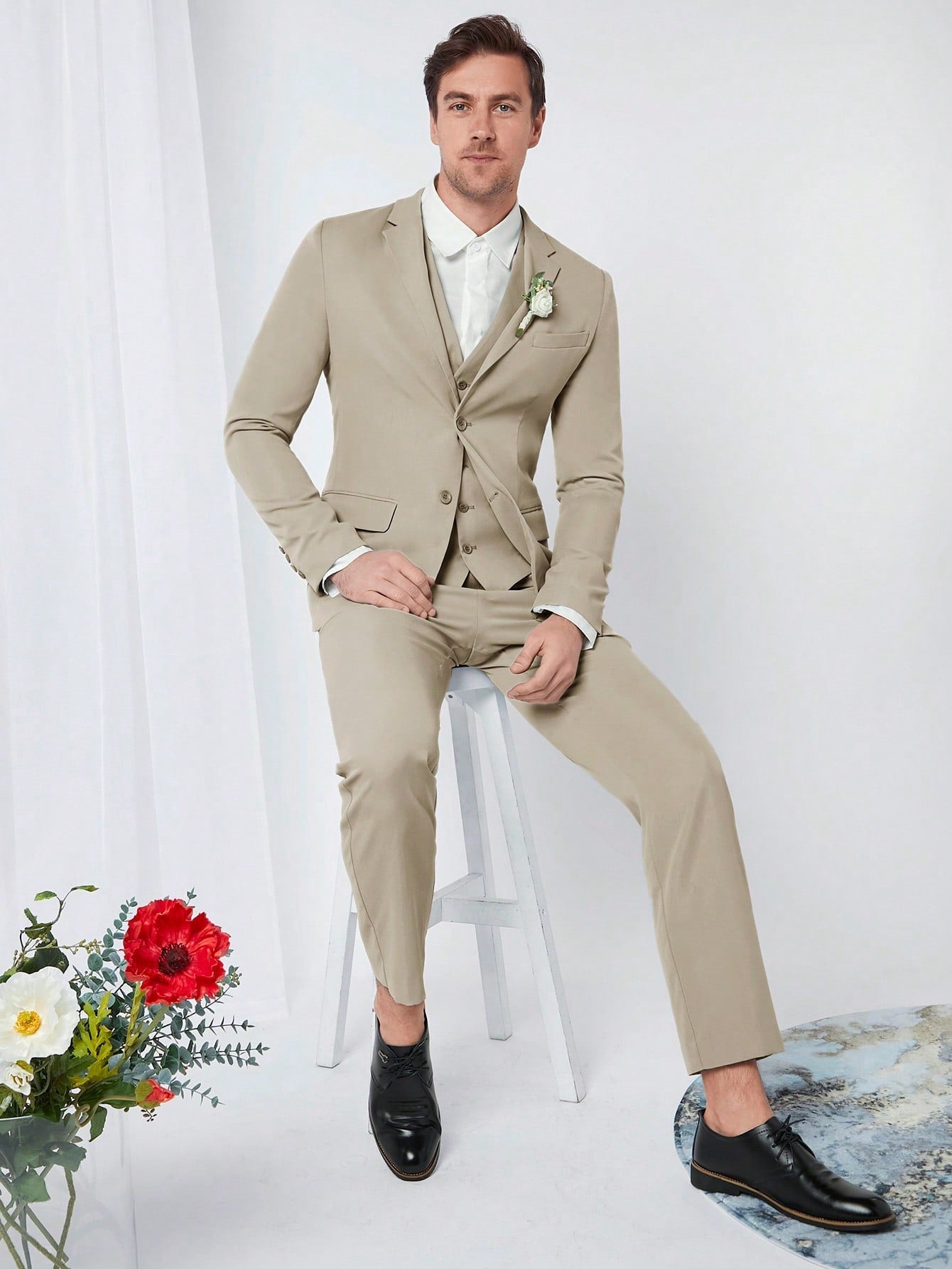 Manfinity Mode Men 1pc Patched Detail Single Breasted Blazer & 1pc Vest Blazer & 1pc Pants