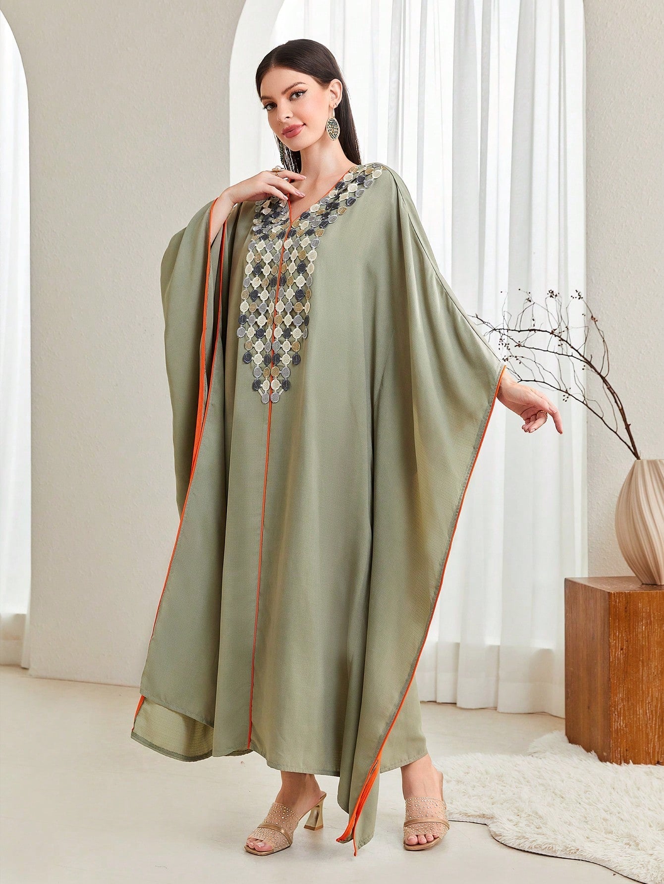 Najma Geo Appliques Contrast Binding Batwing Sleeve Kaftan