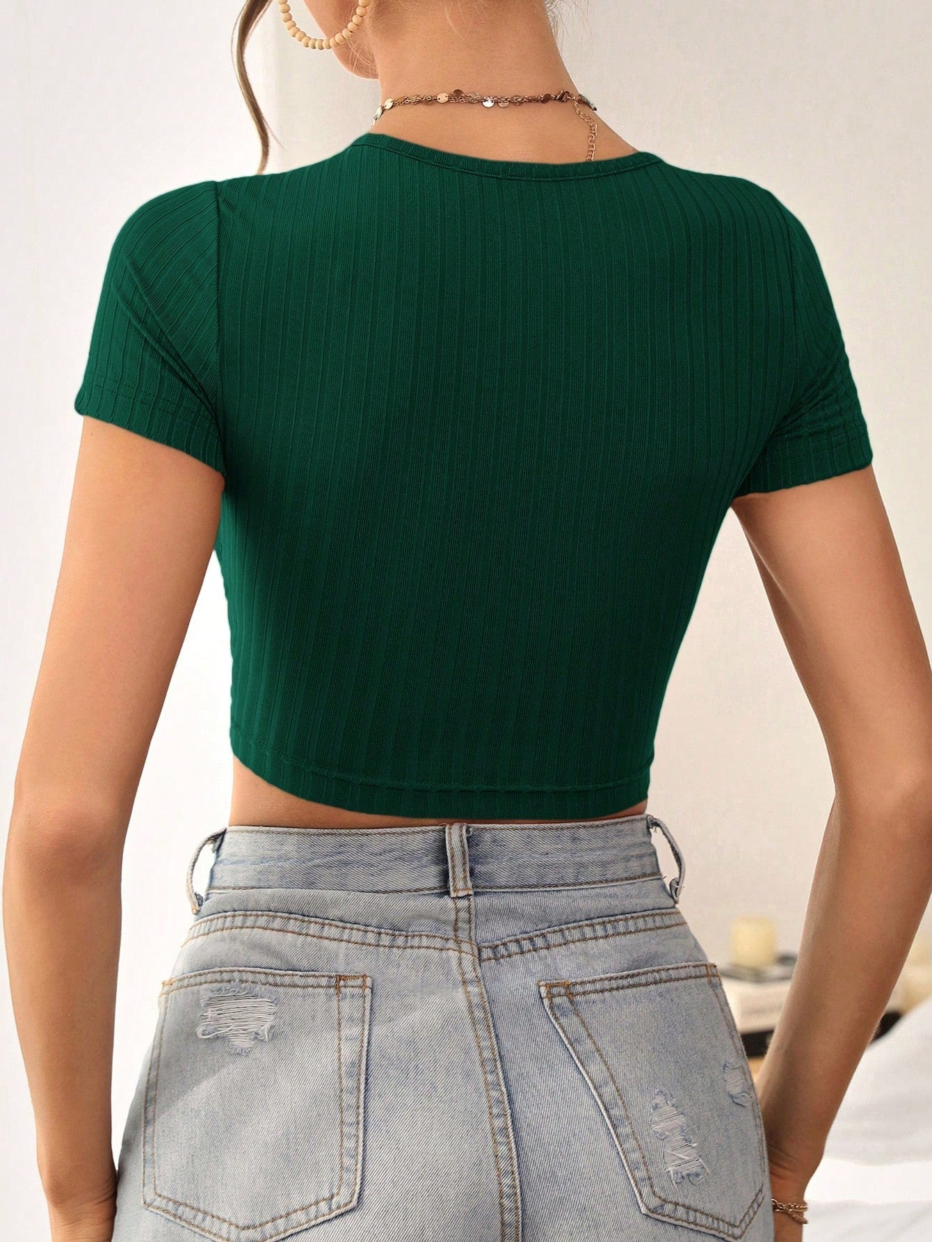 Essnce Solid Crop Tee