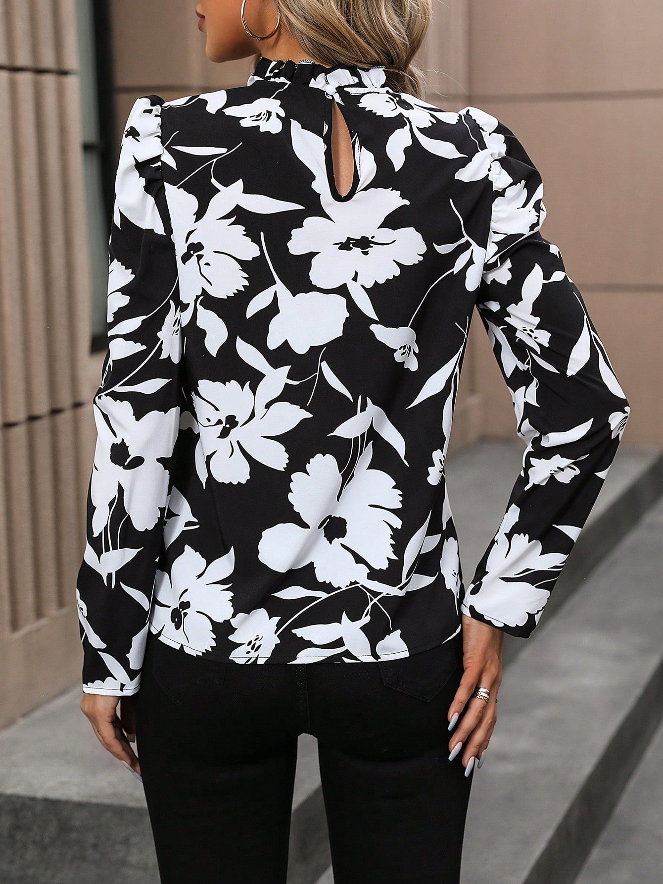 Floral Print Mock Neck Puff Sleeve Blouse