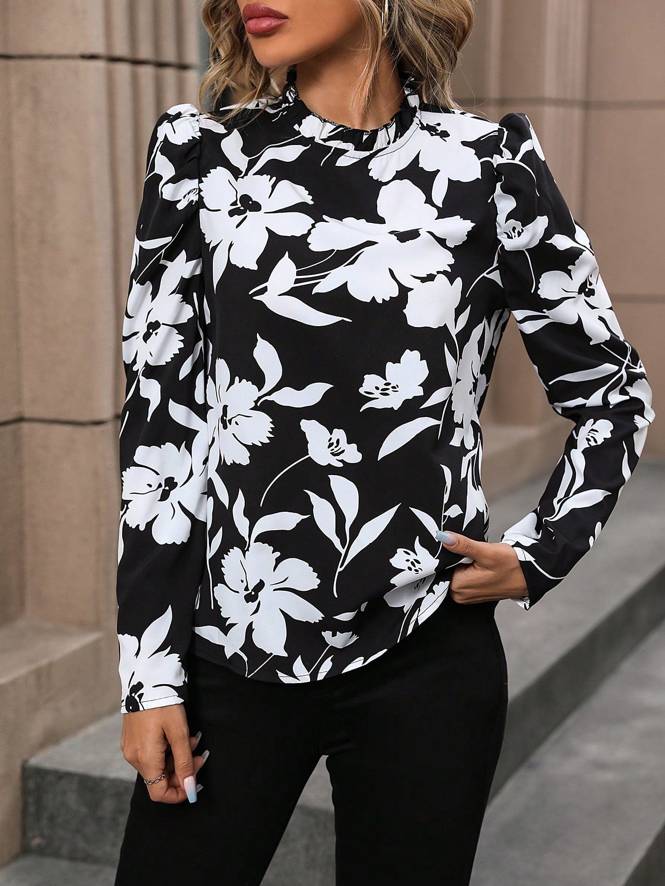 Floral Print Mock Neck Puff Sleeve Blouse