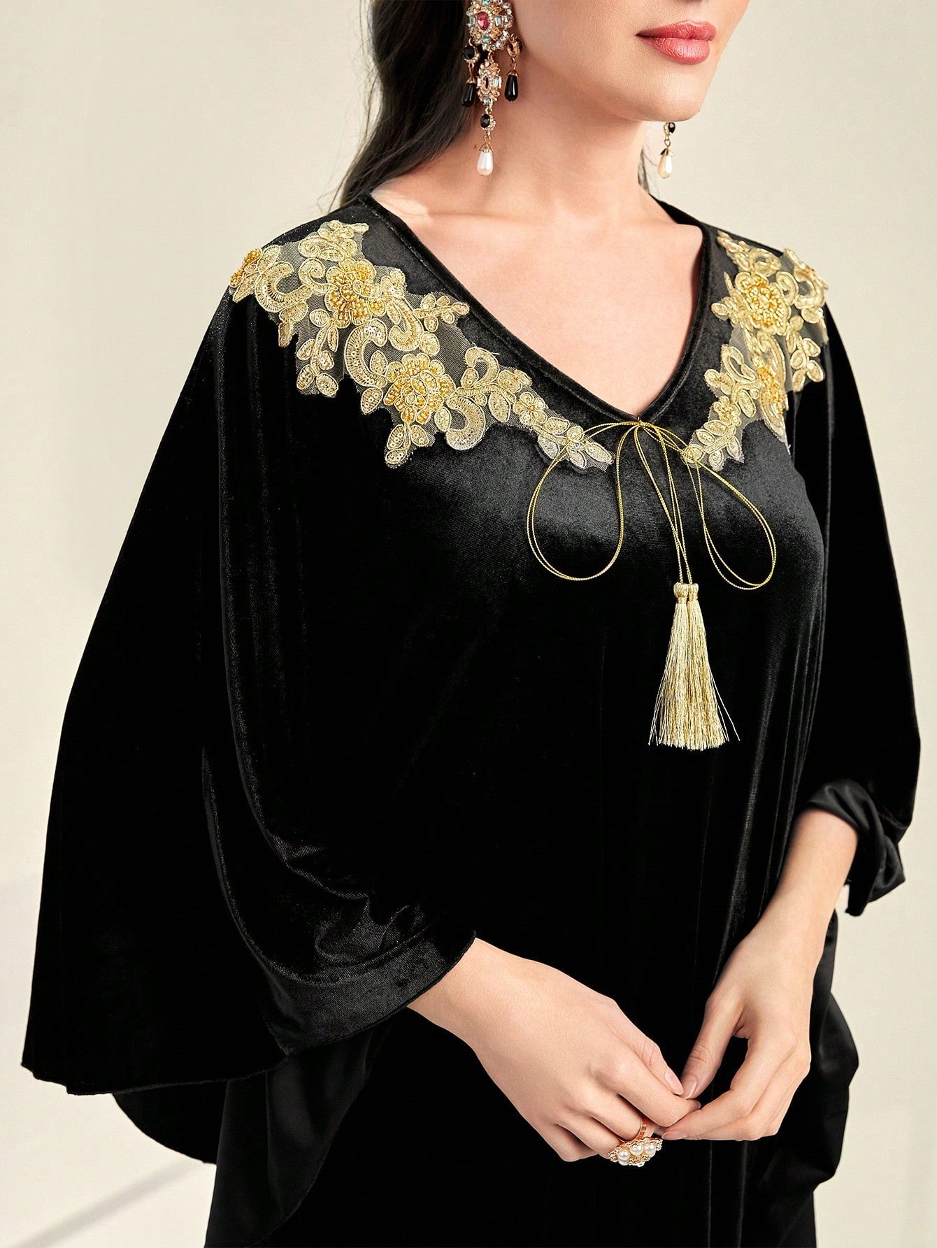 Najma Appliques Tassel Detail Kaftan