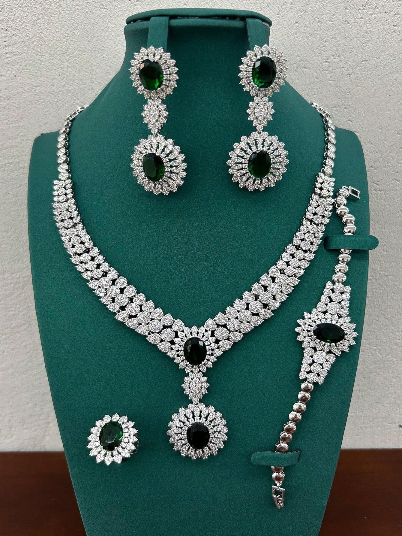 European, American, Popular Sunflower & Zirconia 4pcs Jewelry Set (necklace, Earrings, Ring, Bracelet) One Size Fits All, Full Rhinestones, Elegant For Party, Prom, Wedding, Bridal Dress Accessories