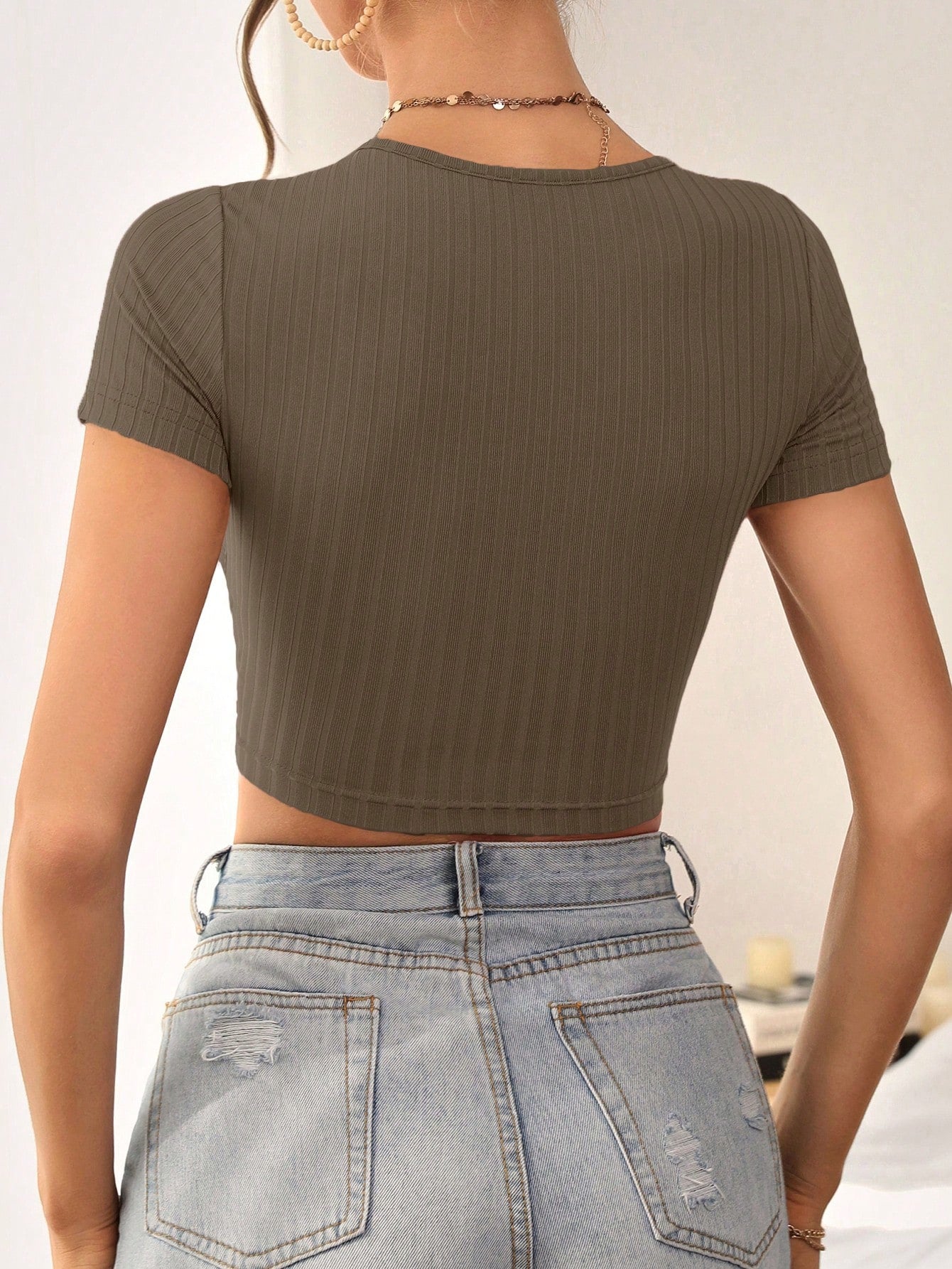 Essnce Solid Crop Tee