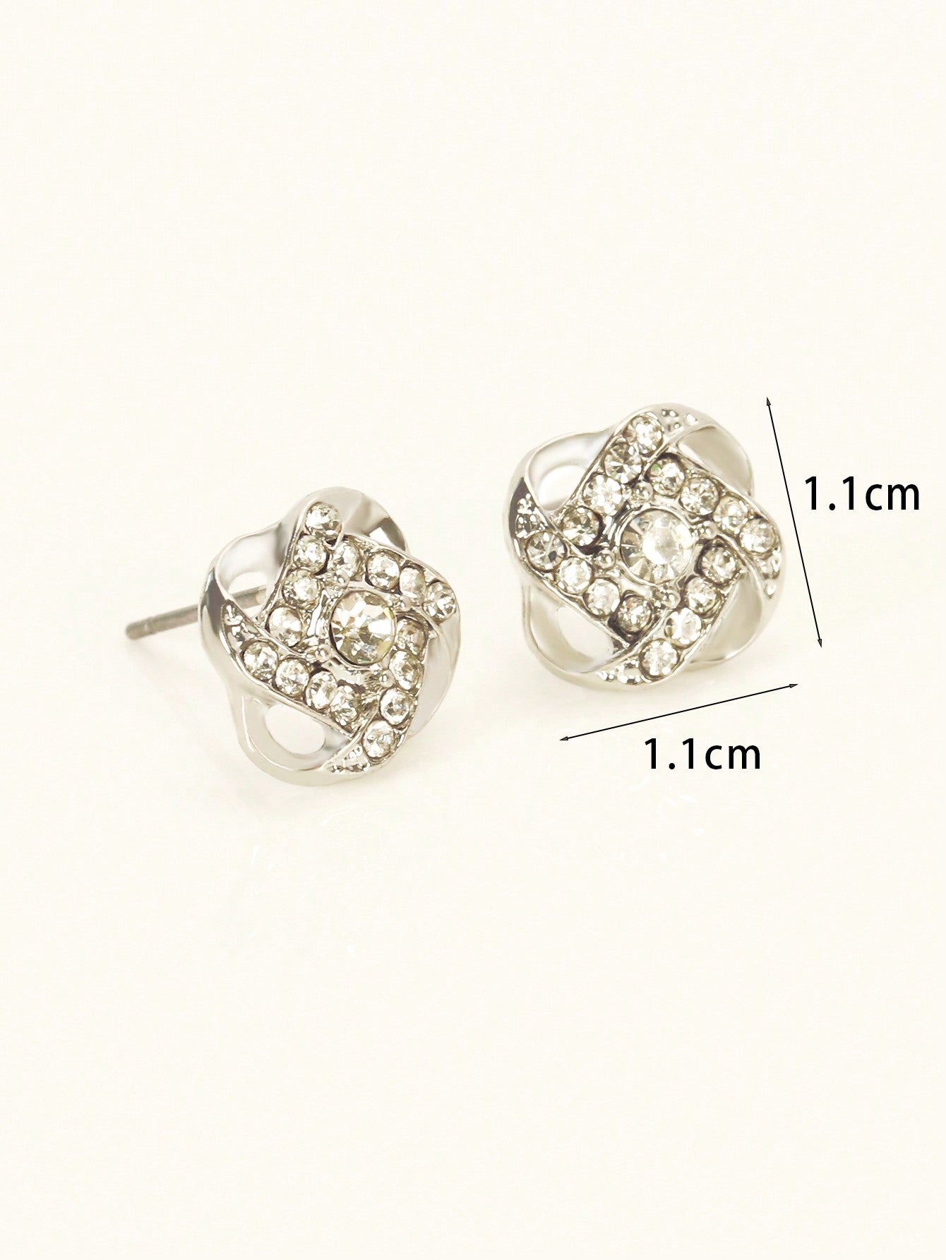 1pair Clover Shape Earrings, Lightweight And Exclusive Design Stud Earrings For Women, Jewelry