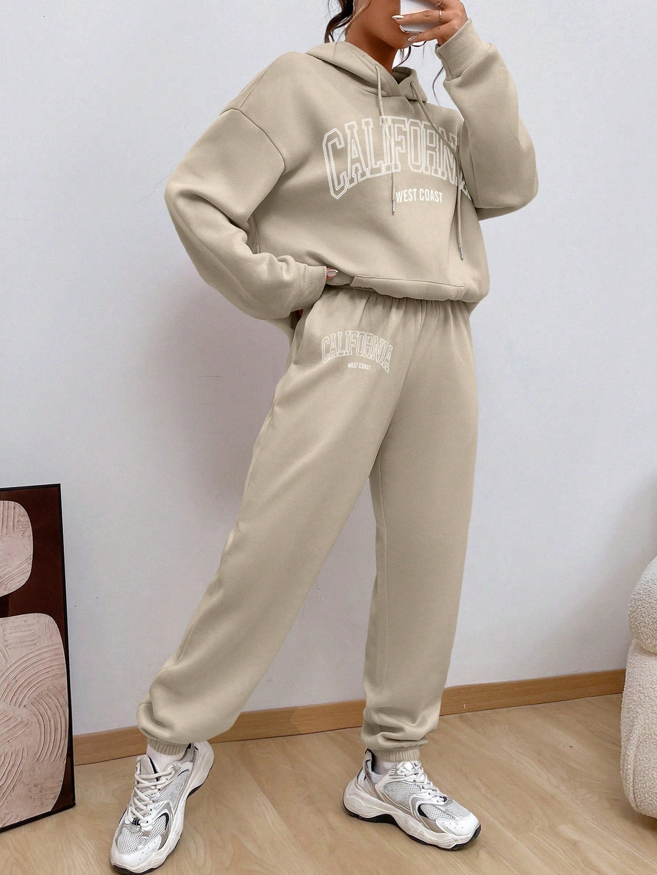 Letter Graphic Kangaroo Pocket Drop Shoulder Drawstring Hoodie & Sweatpants