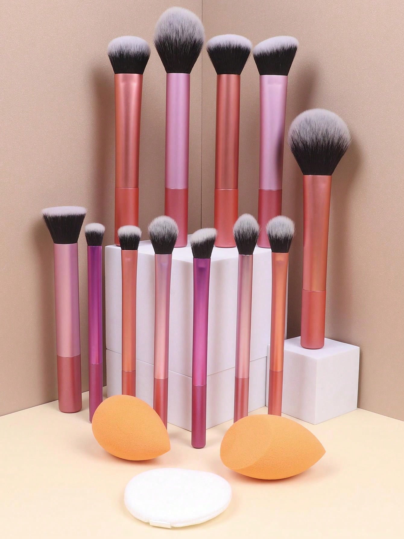 15pcs Multi-functional Makeup Brush Set Including Large Powder Brush, Blush Brush, Contour Brush, Foundation Brush, Concealer Brush, Eyeshadow Brush, Smudge Brush, Nose Shadow Brush, Blending Brush, Highlight Brush And More + 1pc Diagonal Cut Beauty Spong