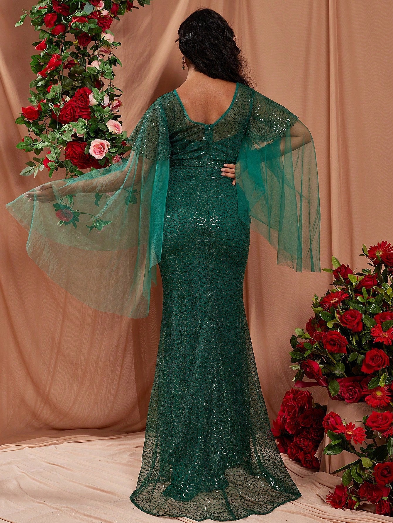 Women's Green Sparkling Round Neck Evening Gown Dress