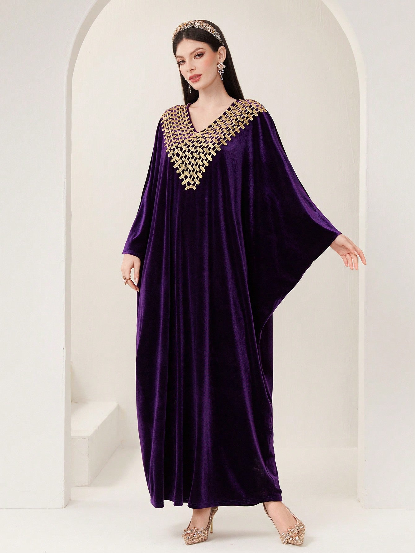 Najma Women'S Long Kaftan With Embroidered Gold Collar Decoration