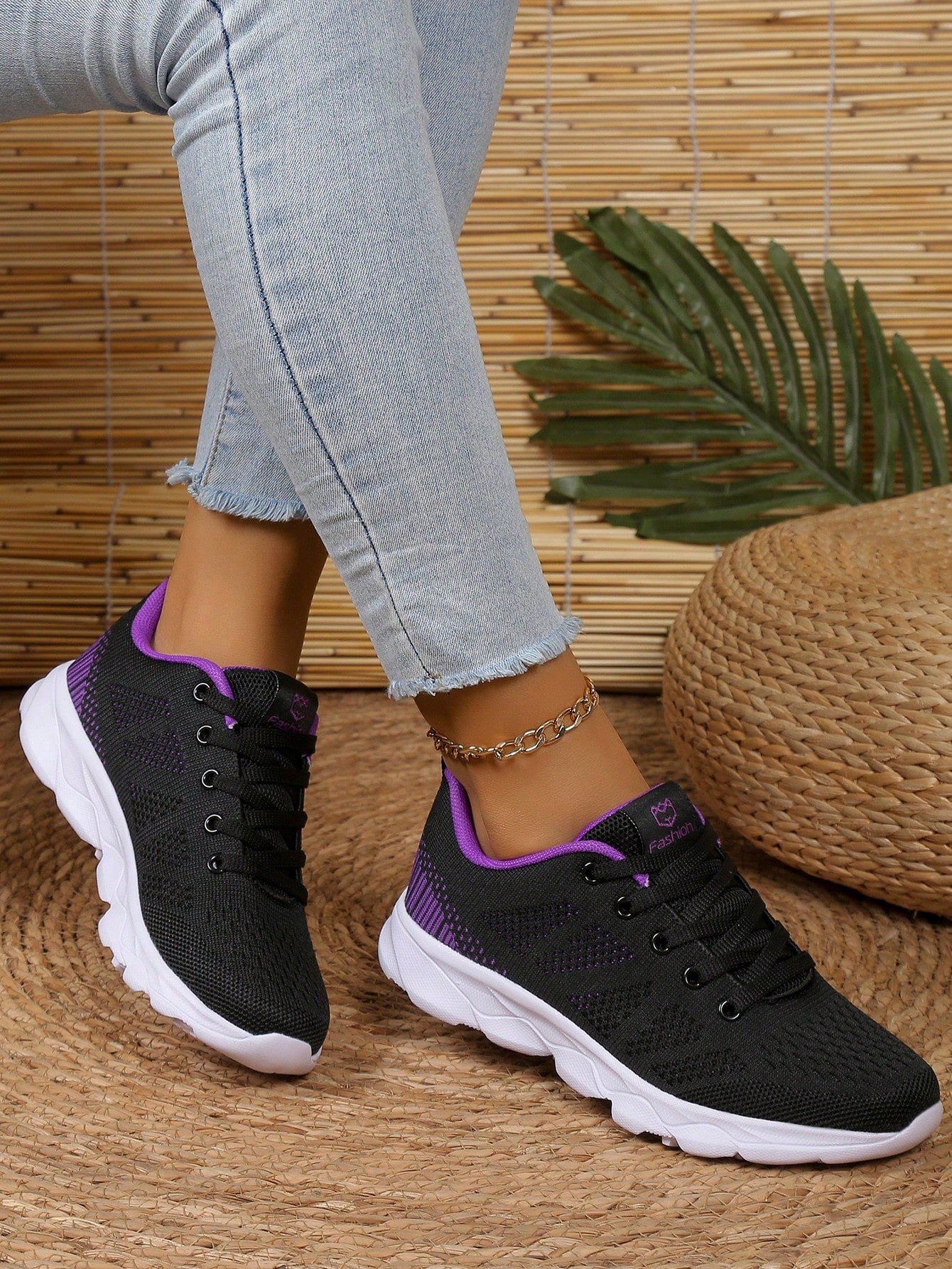 Women's Outdoor Sports Style Lace-up Sneakers With Floral Lace Decoration And Anti-slip Sole