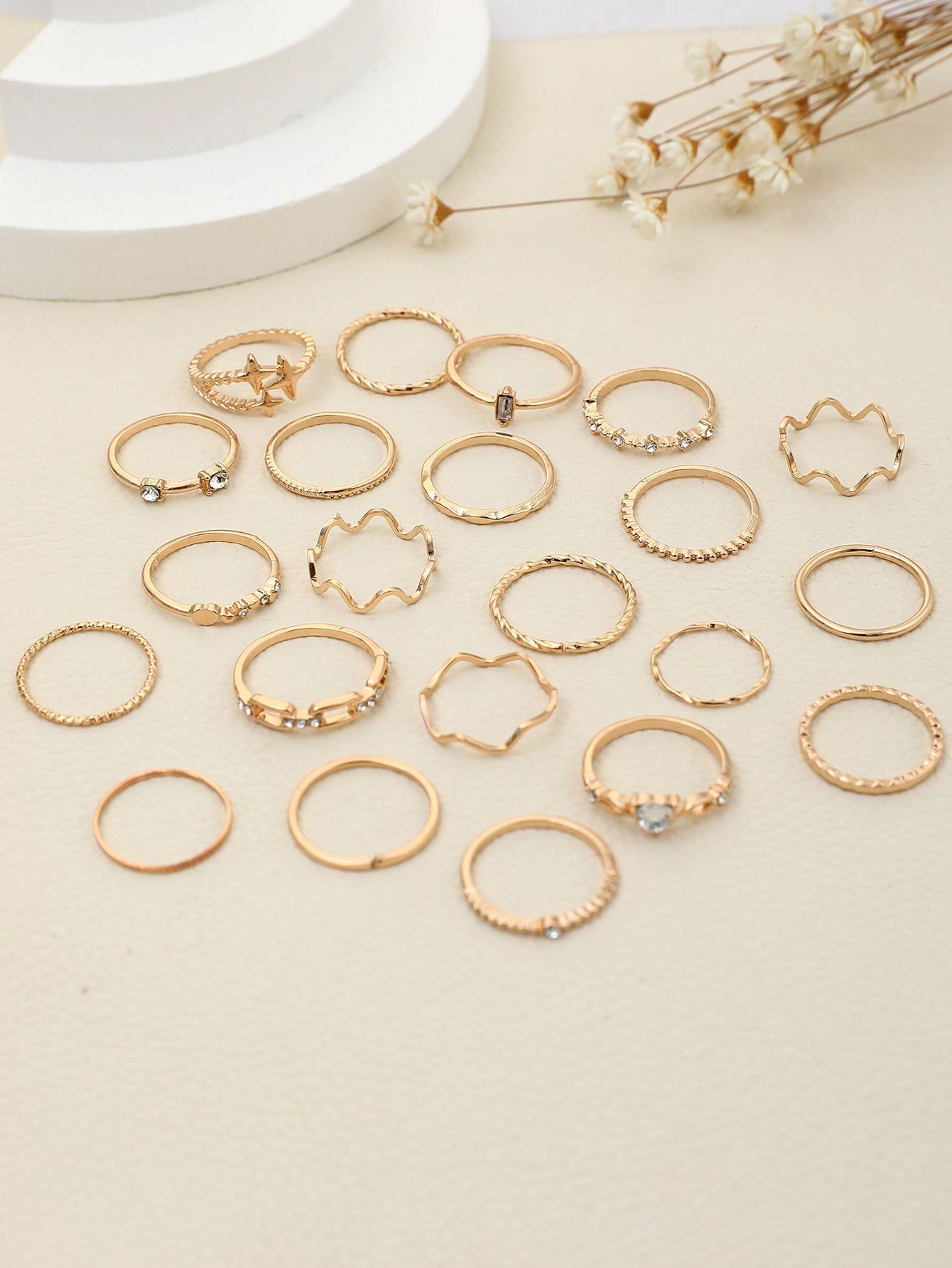 28pcs/set Fashionable Ring Set With Heart Shaped Design, Geometric Style And Bohemian Element Accent